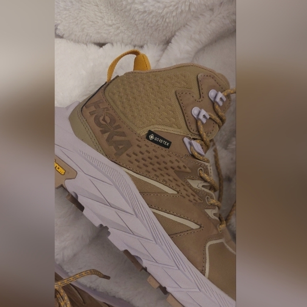 Indoors Wear Hoka One One Hiking Boots Women Sz 9 Dune/Lilac Anacapa Mid GTX